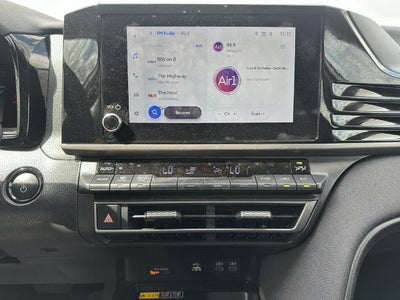 2025 Toyota Camry LE (SE)