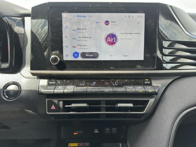 2025 Toyota Camry LE (SE)