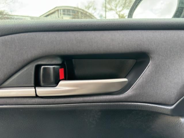 2025 Toyota Camry LE (SE)