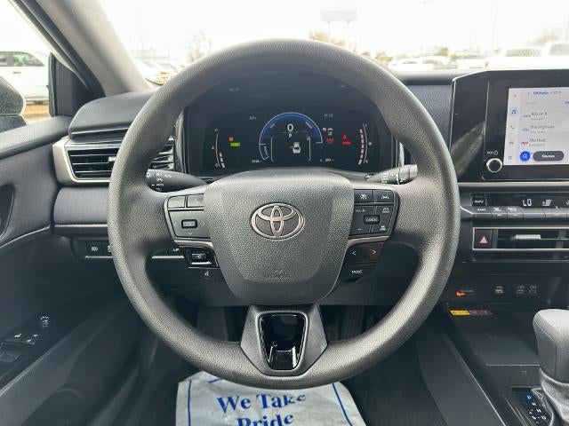 2025 Toyota Camry LE (SE)