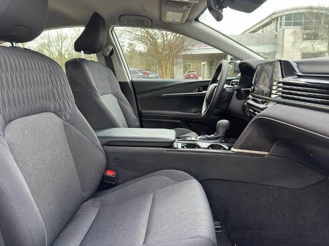 2025 Toyota Camry LE (SE)