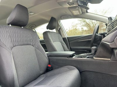 2025 Toyota Camry LE (SE)