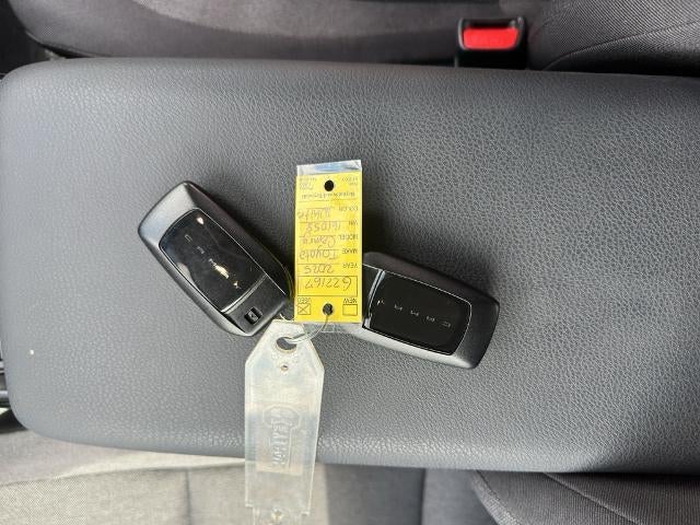 2025 Toyota Camry LE (SE)