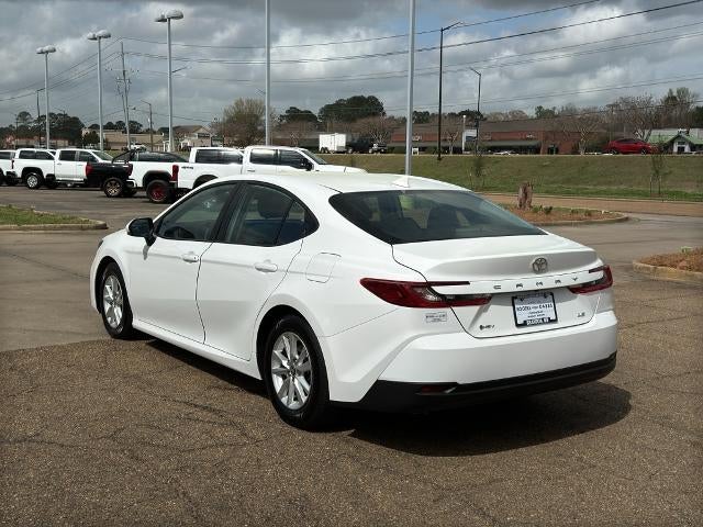 2025 Toyota Camry LE (SE)