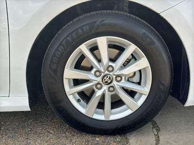 2025 Toyota Camry LE (SE)