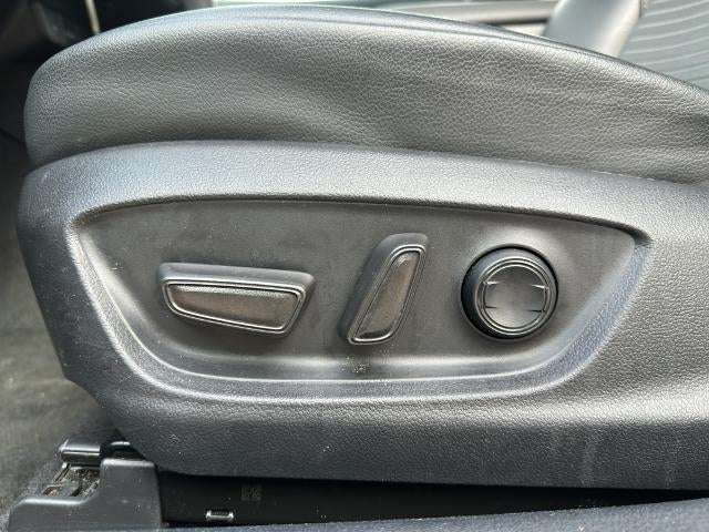 2024 Toyota Camry SE Auto (SE)