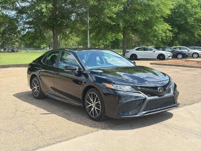 2024 Toyota Camry SE Auto (SE)