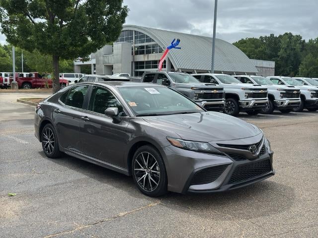 2024 Toyota Camry SE Auto (SE)