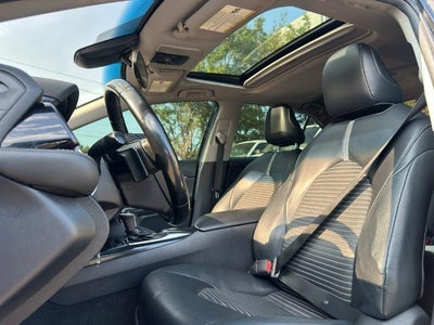 2020 Toyota Camry SE Auto (Natl)