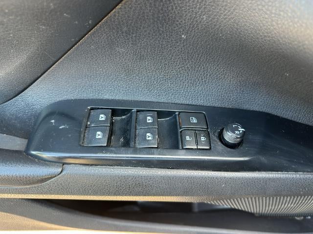 2020 Toyota Camry SE Auto (Natl)