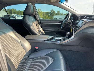 2020 Toyota Camry SE Auto (Natl)