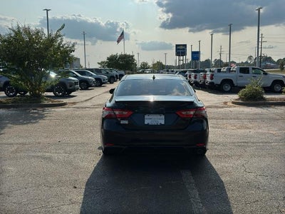 2020 Toyota Camry SE Auto (Natl)