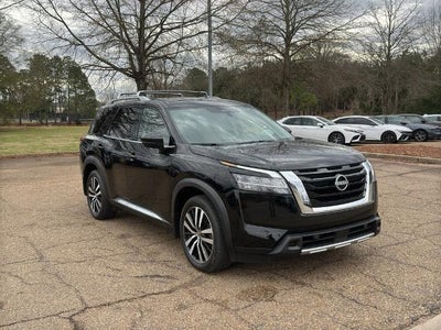 2023 Nissan Pathfinder Platinum 4WD