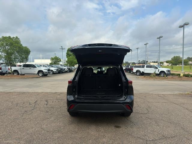 2023 Toyota Highlander L FWD (Natl)