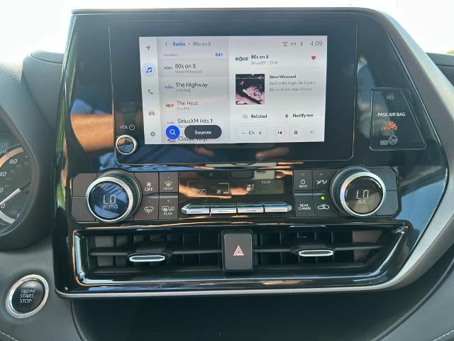 2024 Toyota Highlander LE AWD (SE)