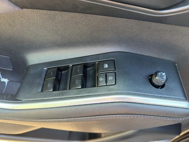 2024 Toyota Highlander LE AWD (SE)