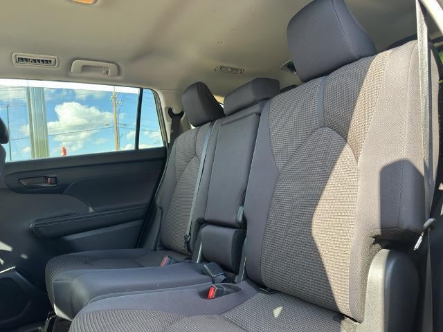 2024 Toyota Highlander LE AWD (SE)