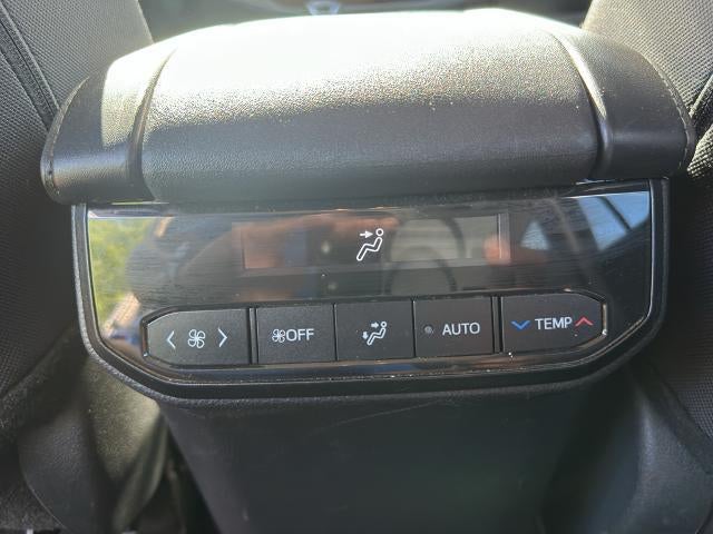 2024 Toyota Highlander LE AWD (SE)
