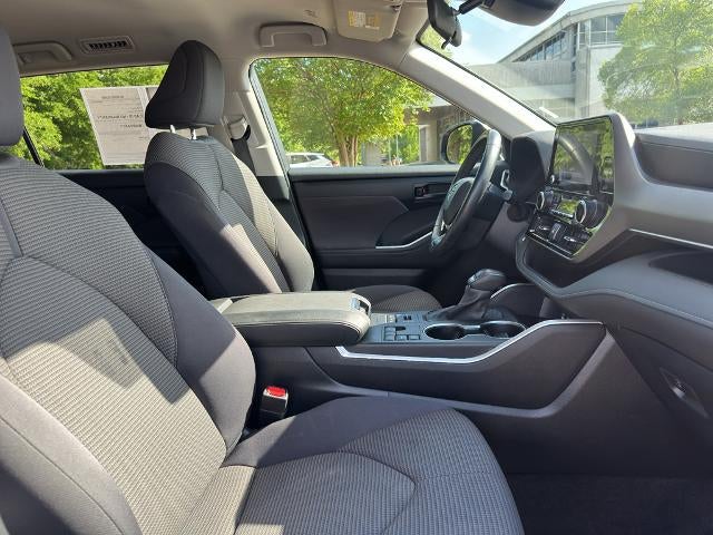2024 Toyota Highlander LE AWD (SE)