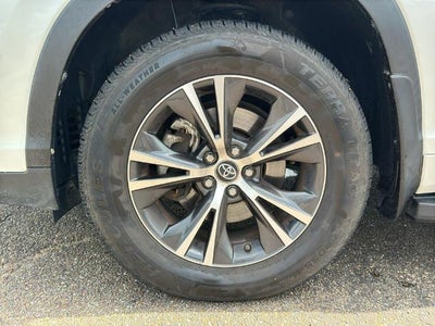 2018 Toyota Highlander LE Plus V6 FWD (SE)