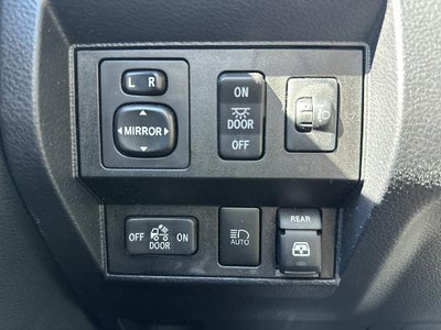 2019 Toyota Tundra 2WD 2WD SR5 CrewMax 5.5' Bed 5.7L (SE)