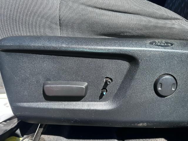 2019 Toyota Tundra 2WD 2WD SR5 CrewMax 5.5' Bed 5.7L (SE)