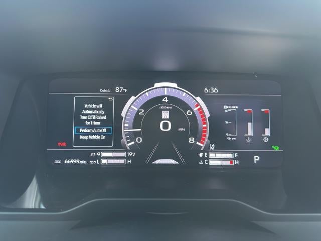 2022 Toyota Tundra 2WD 2WD Platinum CrewMax 5.5' Bed (SE)