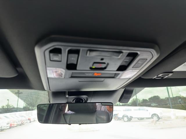 2022 Toyota Tundra 2WD 2WD Platinum CrewMax 5.5' Bed (SE)