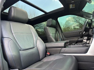 2022 Toyota Tundra 2WD 2WD Platinum CrewMax 5.5' Bed (SE)