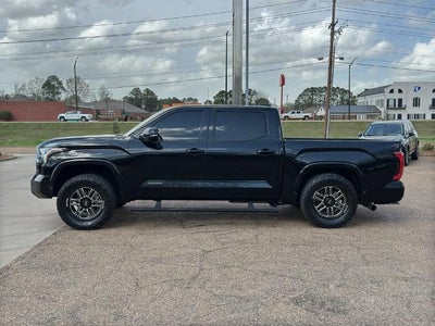 2022 Toyota Tundra 2WD 2WD Platinum CrewMax 5.5' Bed (SE)