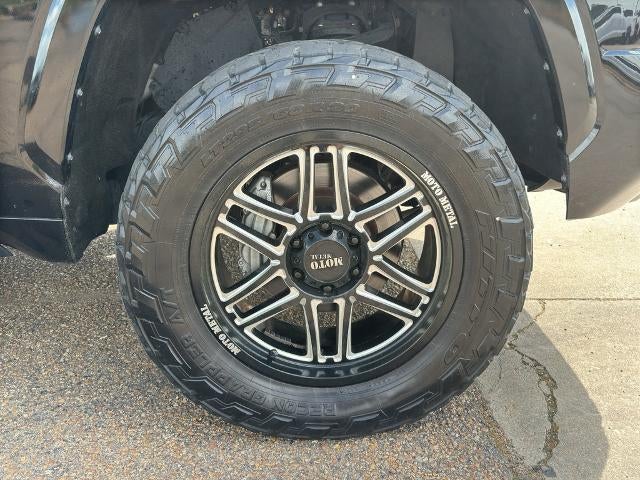 2022 Toyota Tundra 2WD 2WD Platinum CrewMax 5.5' Bed (SE)