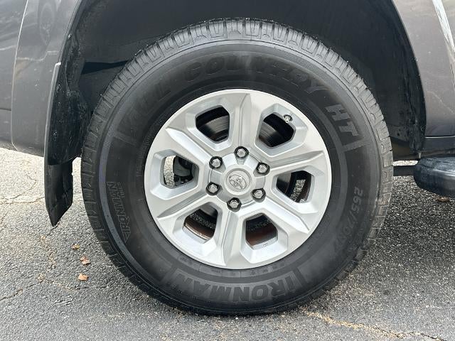 2021 Toyota 4Runner SR5 2WD (SE)