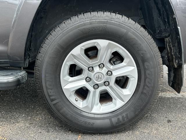 2021 Toyota 4Runner SR5 2WD (SE)