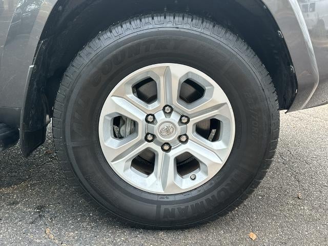 2021 Toyota 4Runner SR5 2WD (SE)